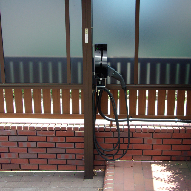 EV充電設備(6kW出力)カーポートに設置